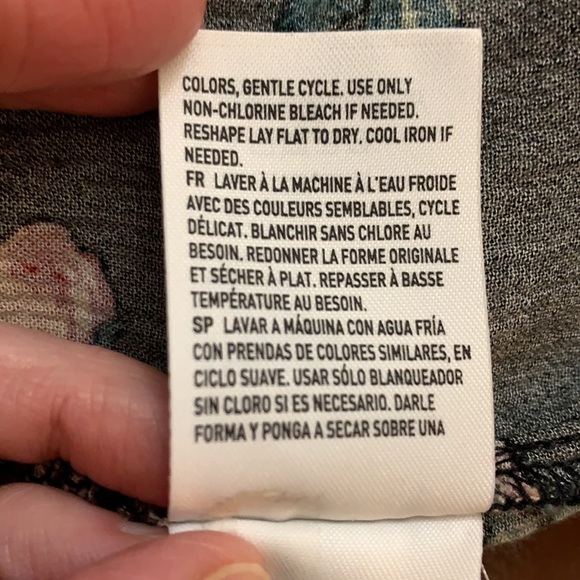 American Eagle Outfitters Floral Top-Black - Picture 8 of 12